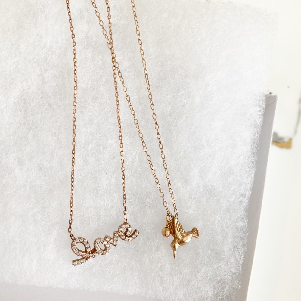 Love necklaces in rose gold